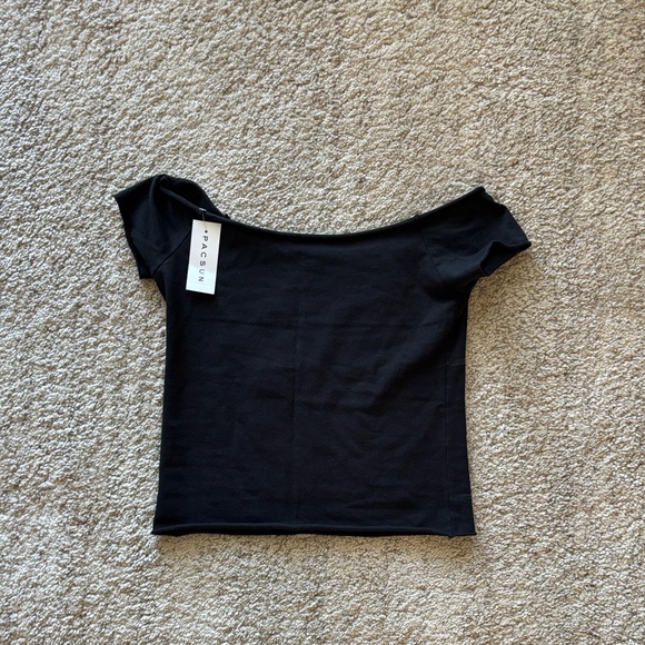 NWT Robyn 44 Short Sleeve Off-The-Shoulder Top - Picture 3 of 6